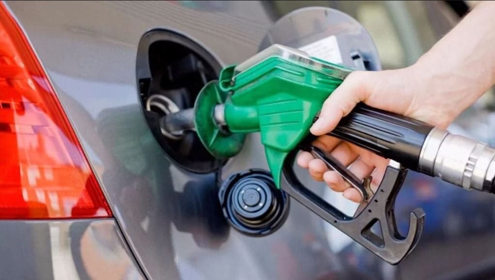 Motorine  Zam Bekleniyor: Tabelalar Gece Yarısı Değişebilir