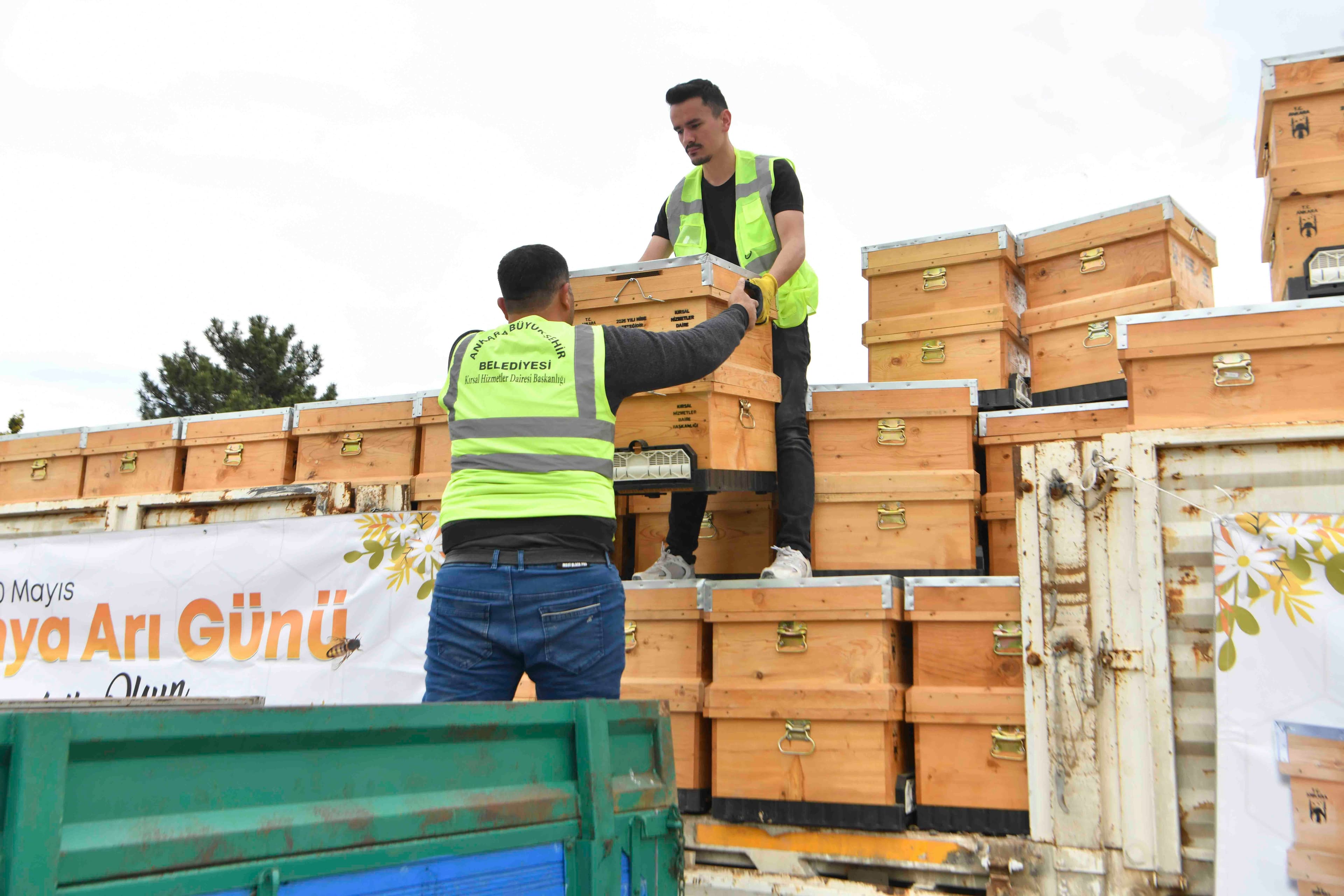 BAŞKENT’TE HER KOVAN BİR GELECEK: ABB’DEN 5 BİN ADET ARI KOVANI DESTEĞİ